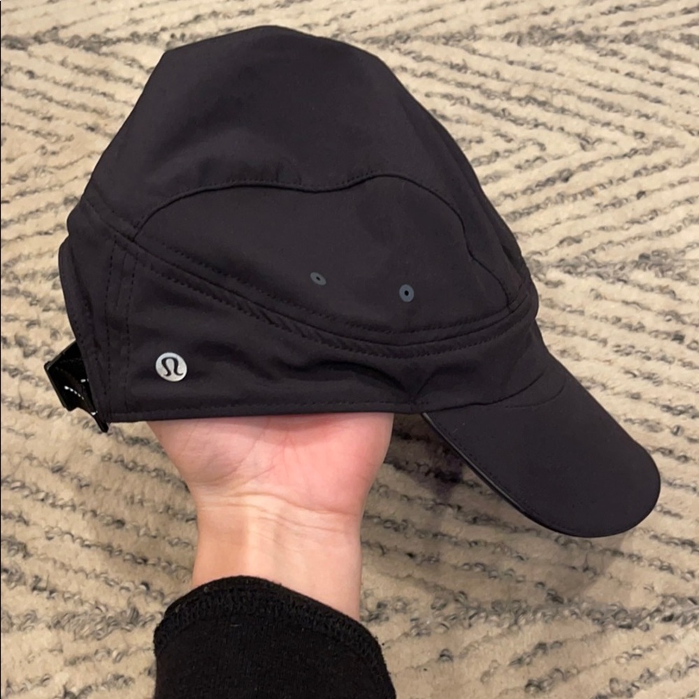 Black lulu lemon hat
